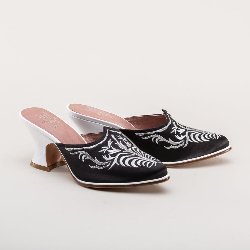 Antoinette 18th Century Mules (Black) Size 7